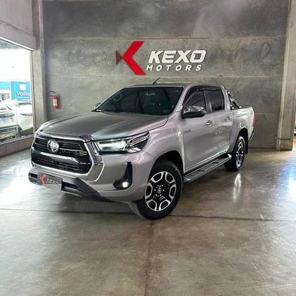 TOYOTA HILUX 2.8 D-4D TURBO DIESEL CD SR 4X4 AUTOMÁTICO